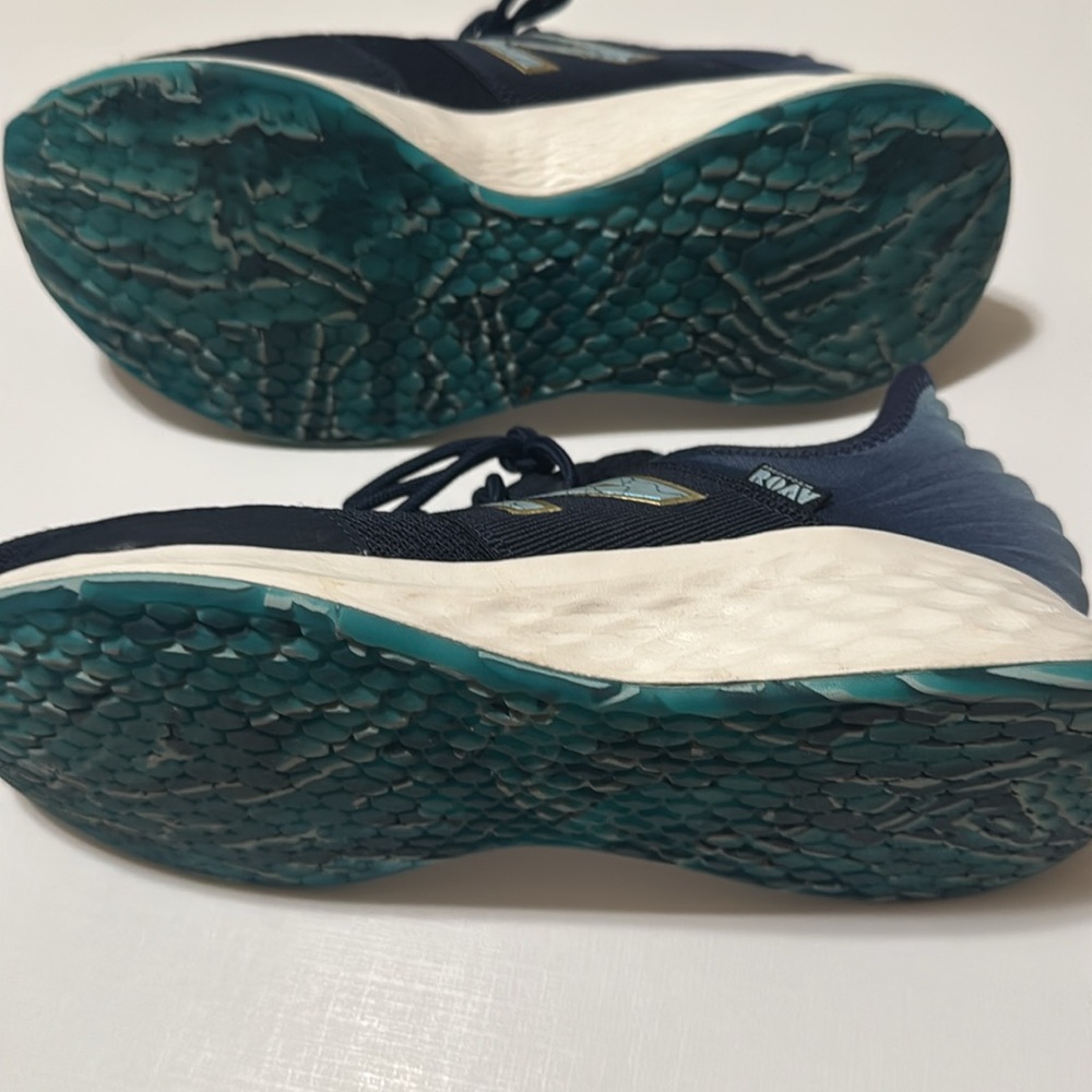 New Balance Women's Athletic Shoes - Navy and Blue - Picture 9 of 11
